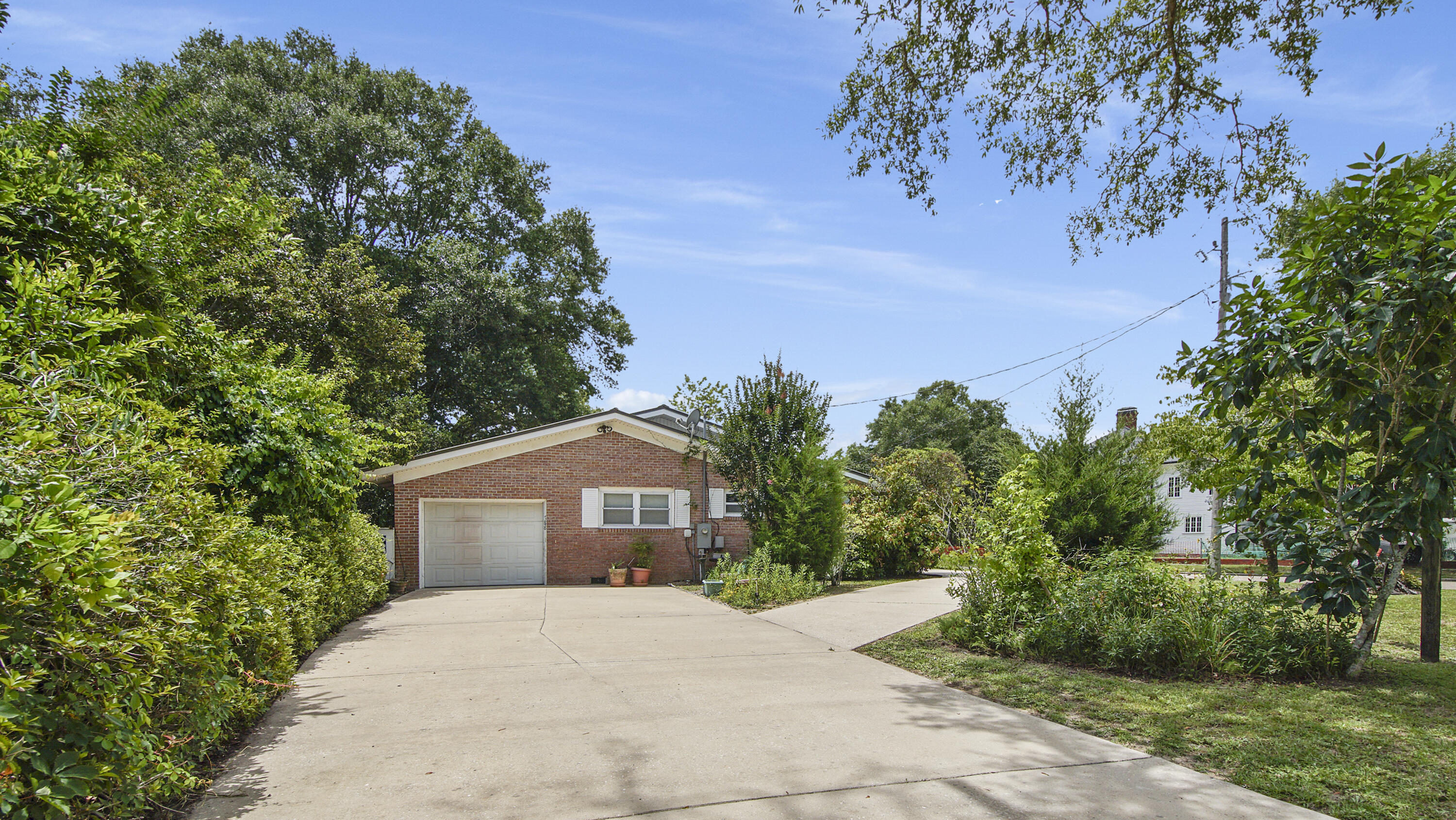 TOWN OF DEFUNIAK SPRINGS - Residential