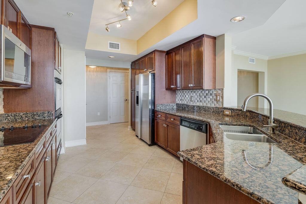 ONE BEACH CLUB DRIVE - Residential