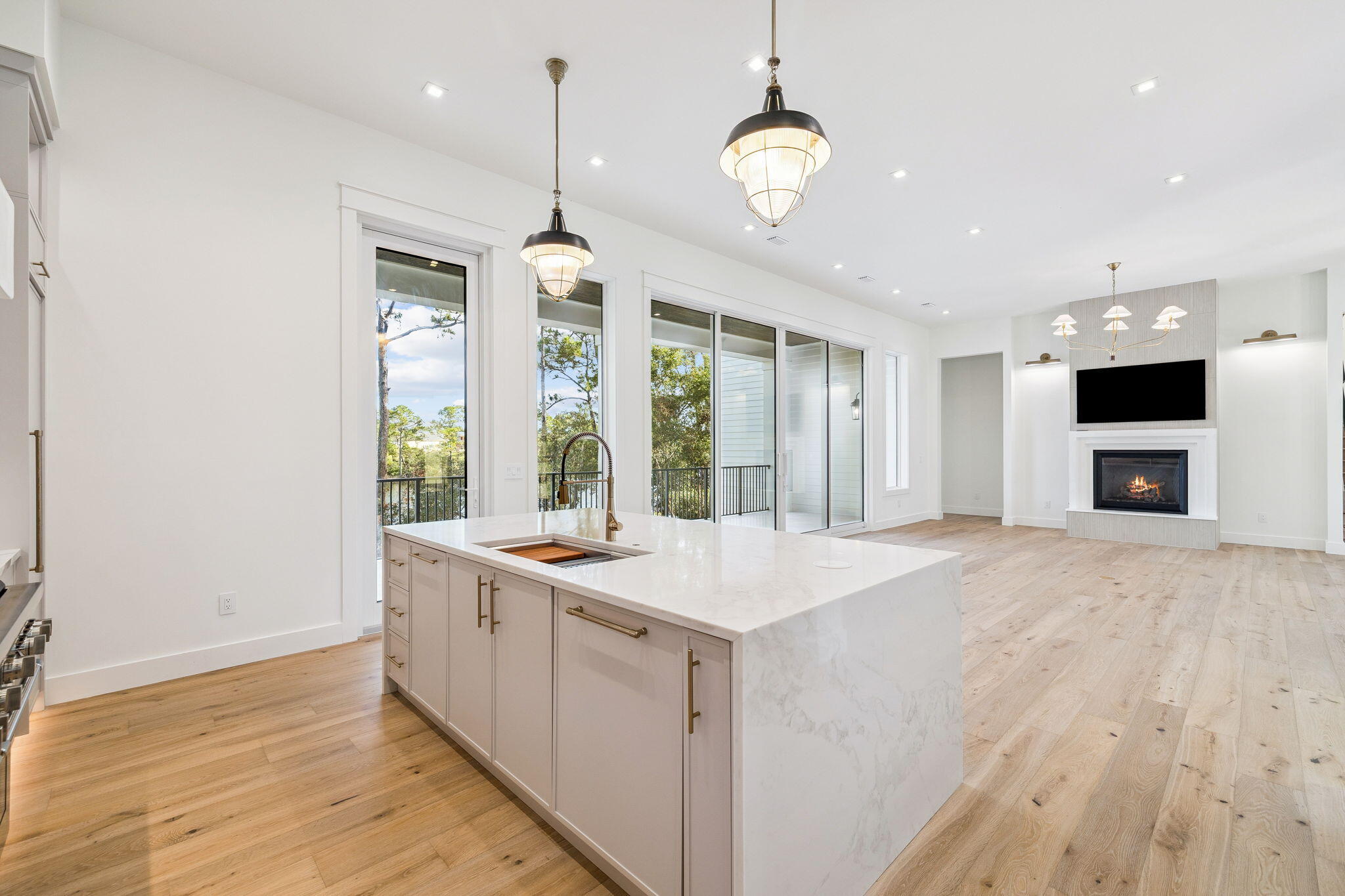 LAKE SHORE ESTATES - Residential