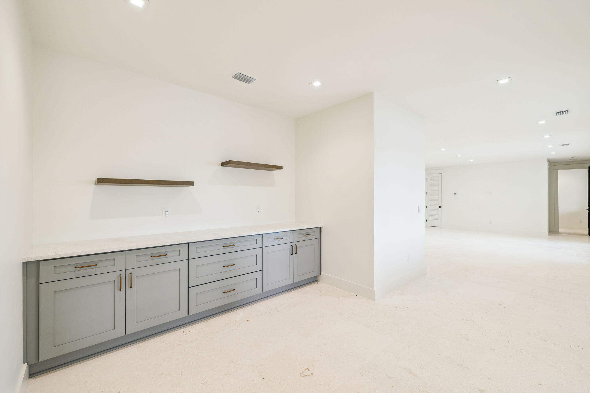 LAKE SHORE ESTATES - Residential