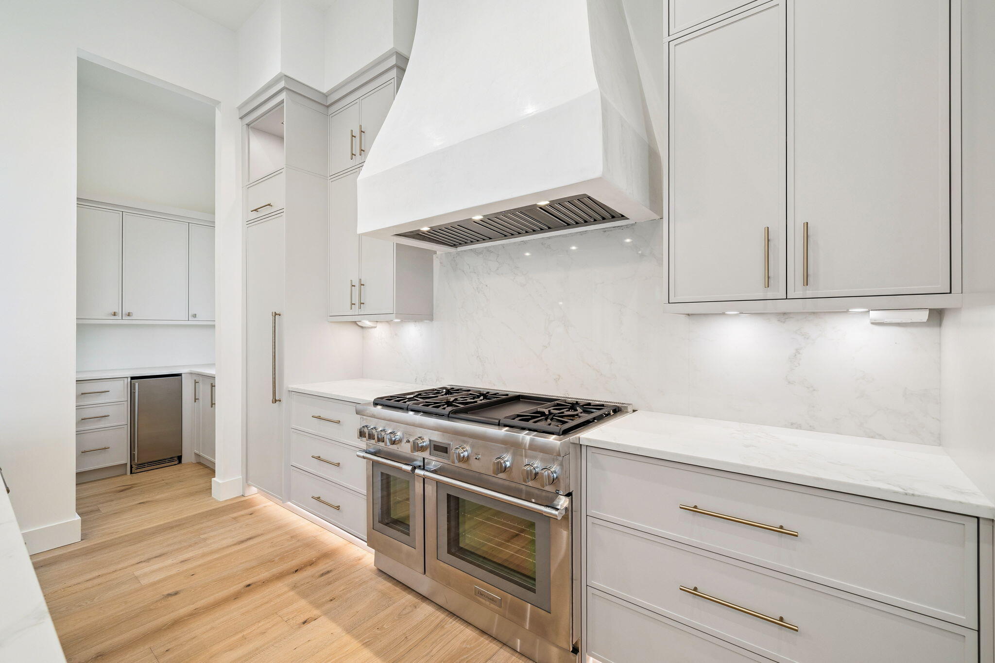 LAKE SHORE ESTATES - Residential