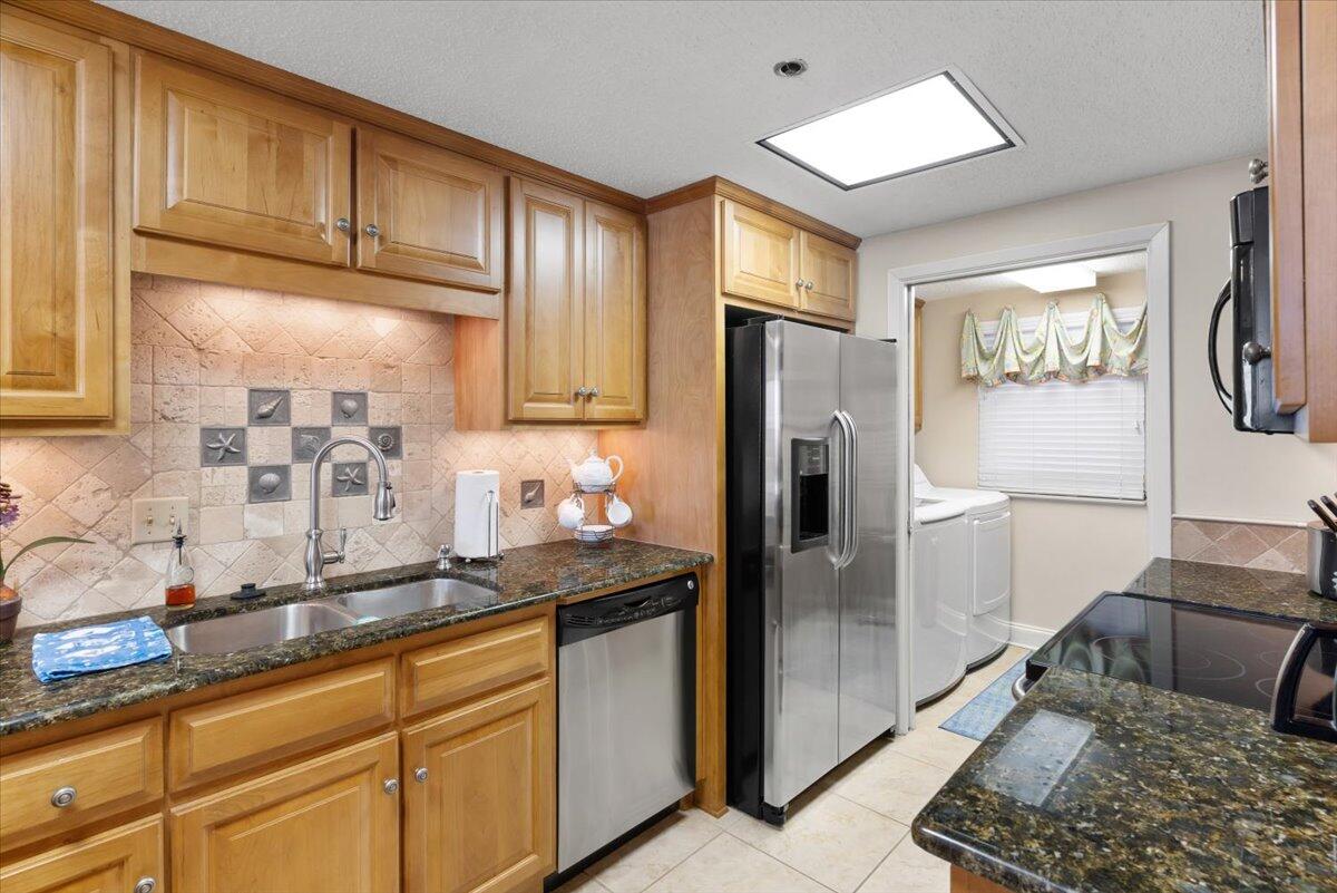 NAVARRE TOWERS CONDO - Residential