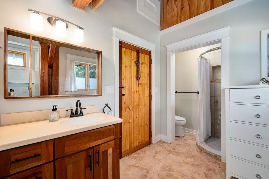CREEKSIDE - Residential