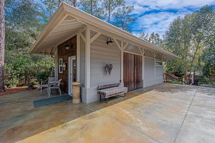 CREEKSIDE - Residential