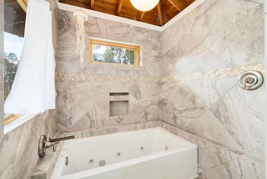 CREEKSIDE - Residential