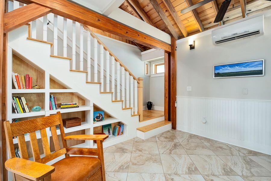 CREEKSIDE - Residential