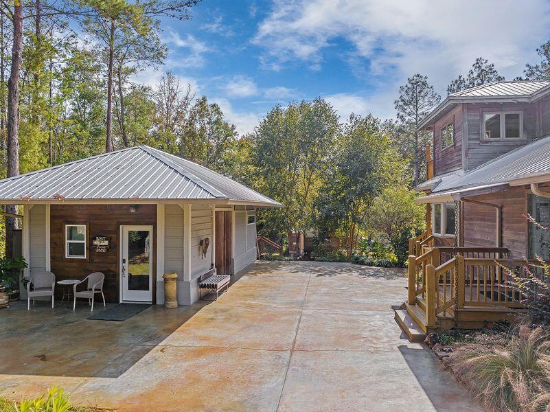CREEKSIDE - Residential