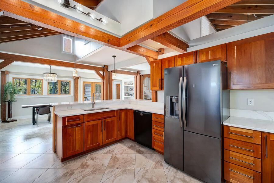 CREEKSIDE - Residential