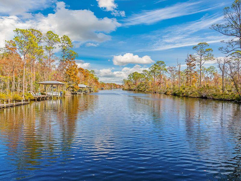 CREEKSIDE - Residential