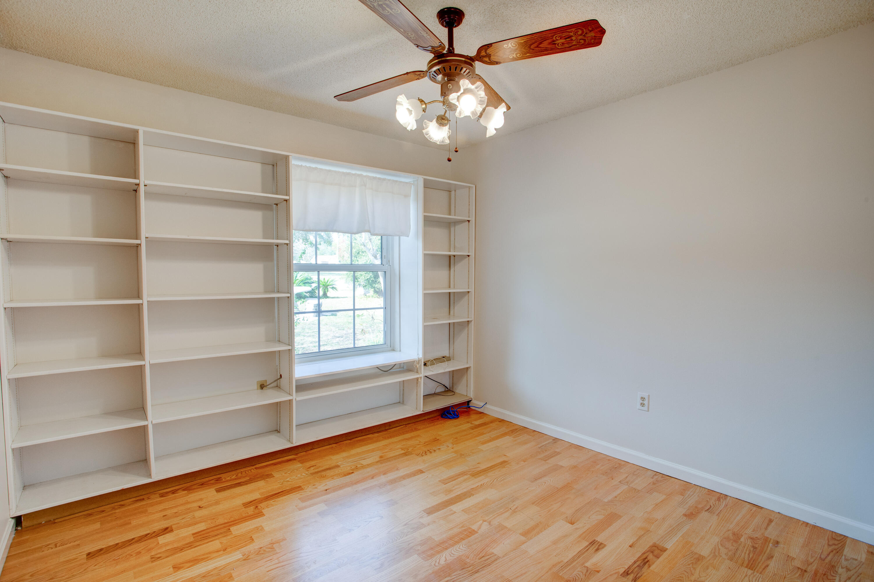 VALPARAISO PINECREST 5 - Residential