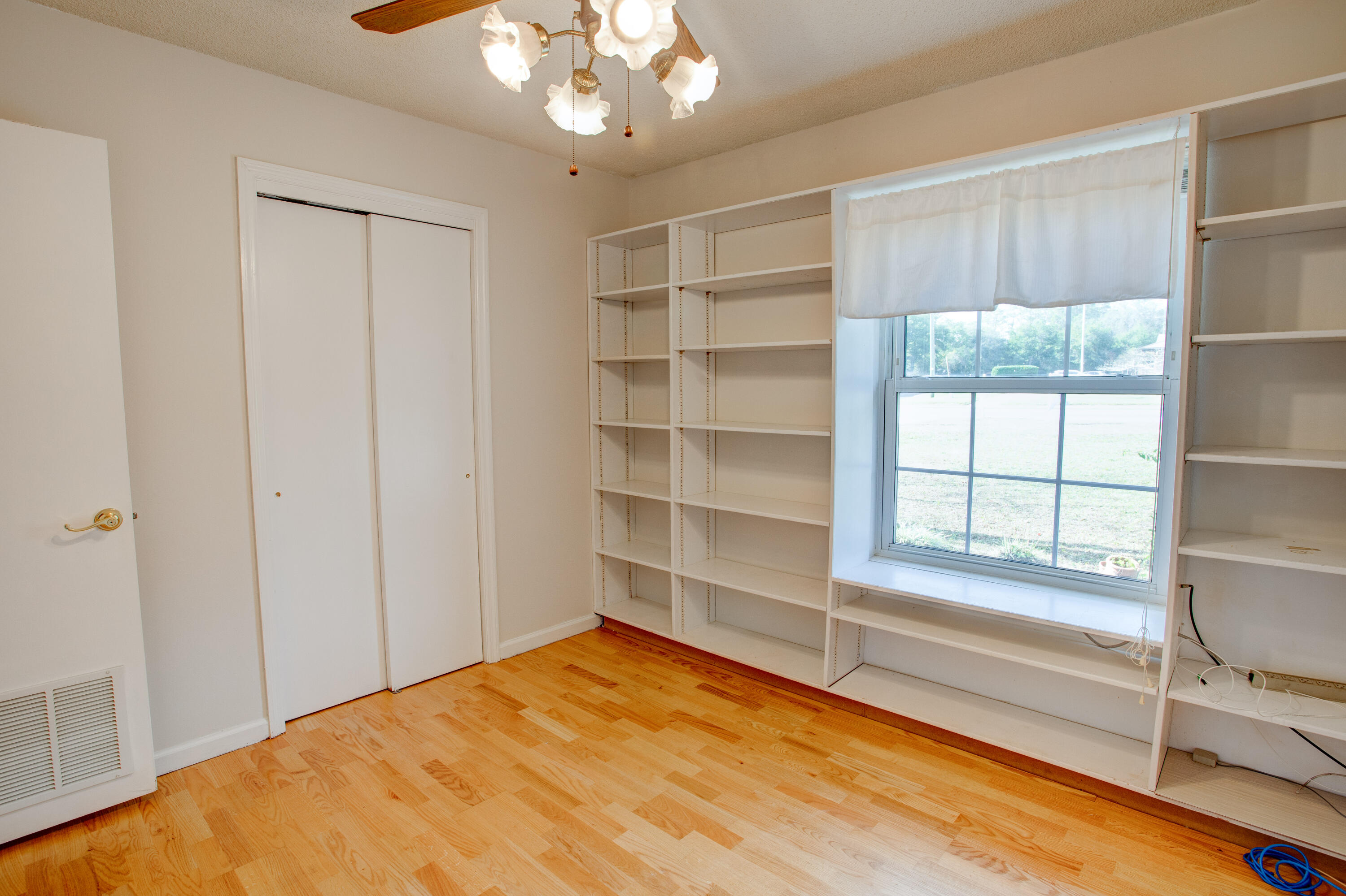 VALPARAISO PINECREST 5 - Residential