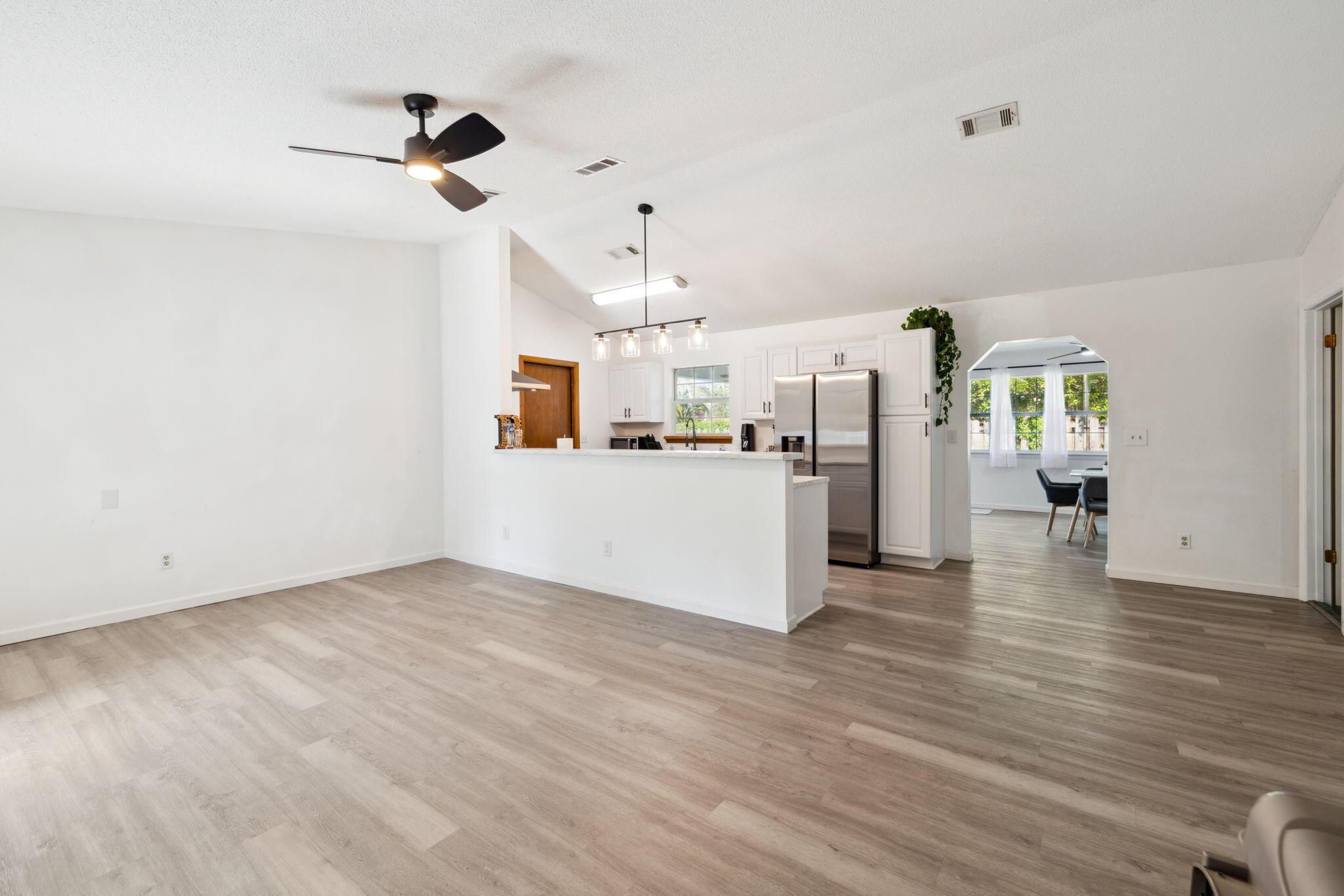 PINE MEADOWS ADD #2 LOT 18 BLK E - Residential
