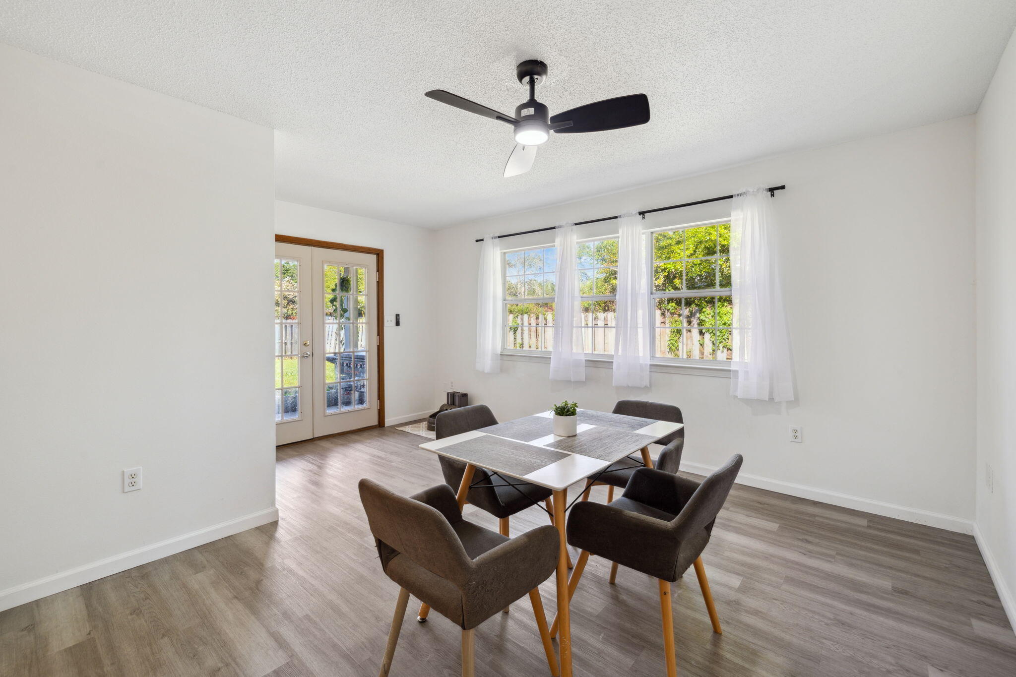 PINE MEADOWS ADD #2 LOT 18 BLK E - Residential