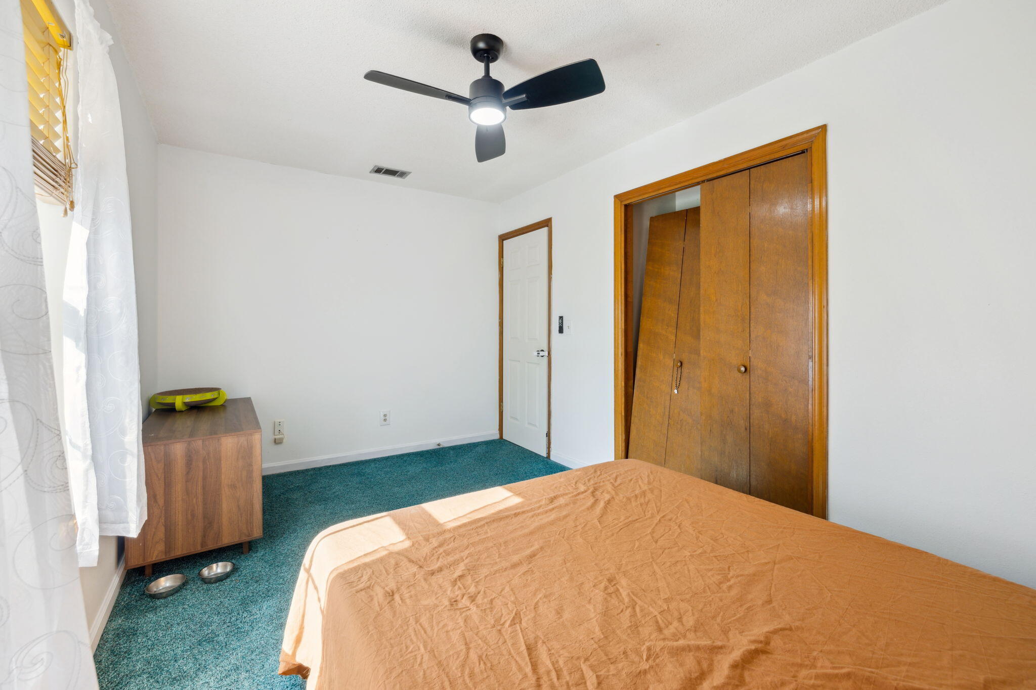 PINE MEADOWS ADD #2 LOT 18 BLK E - Residential