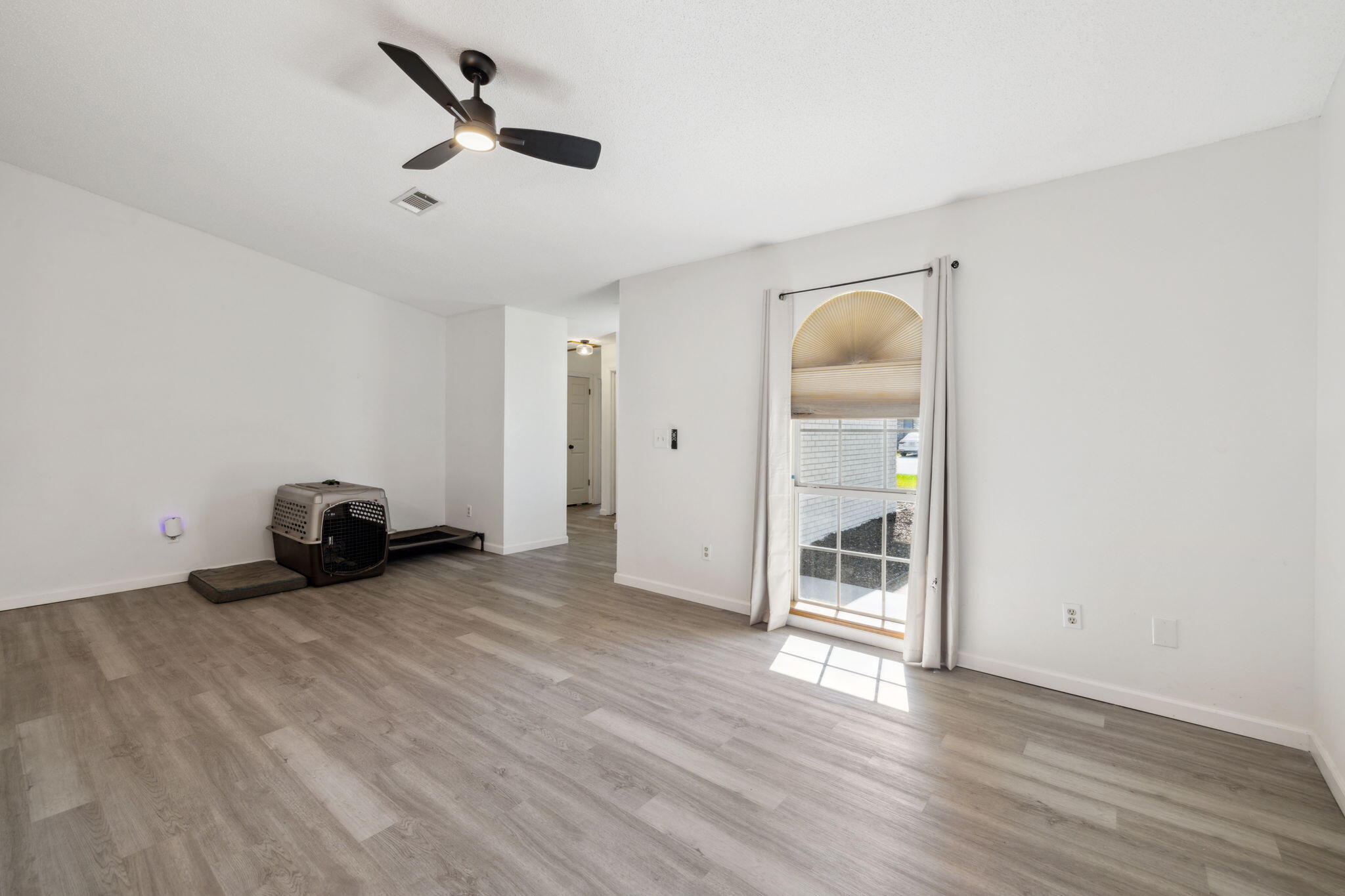 PINE MEADOWS ADD #2 LOT 18 BLK E - Residential