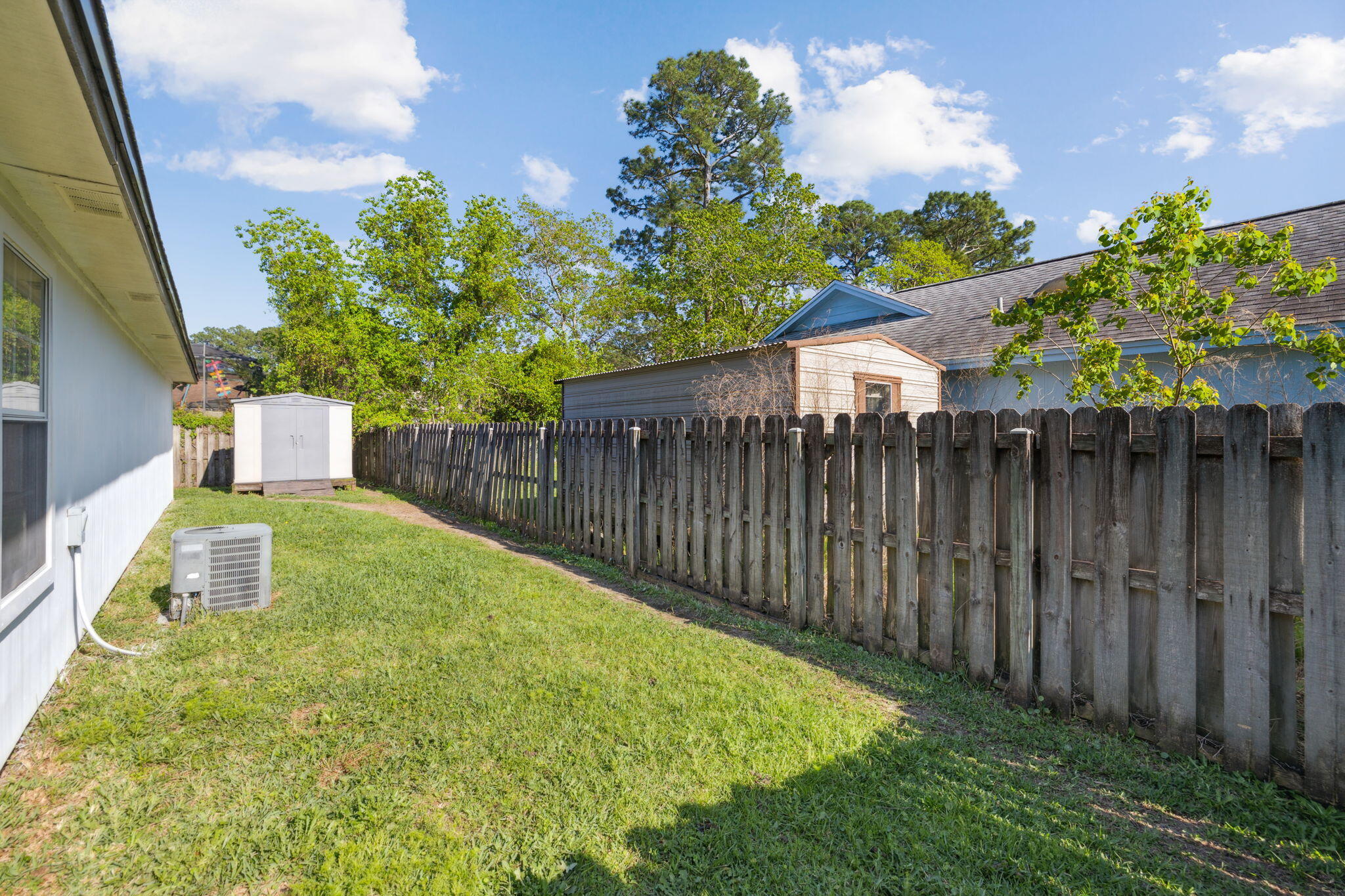 PINE MEADOWS ADD #2 LOT 18 BLK E - Residential