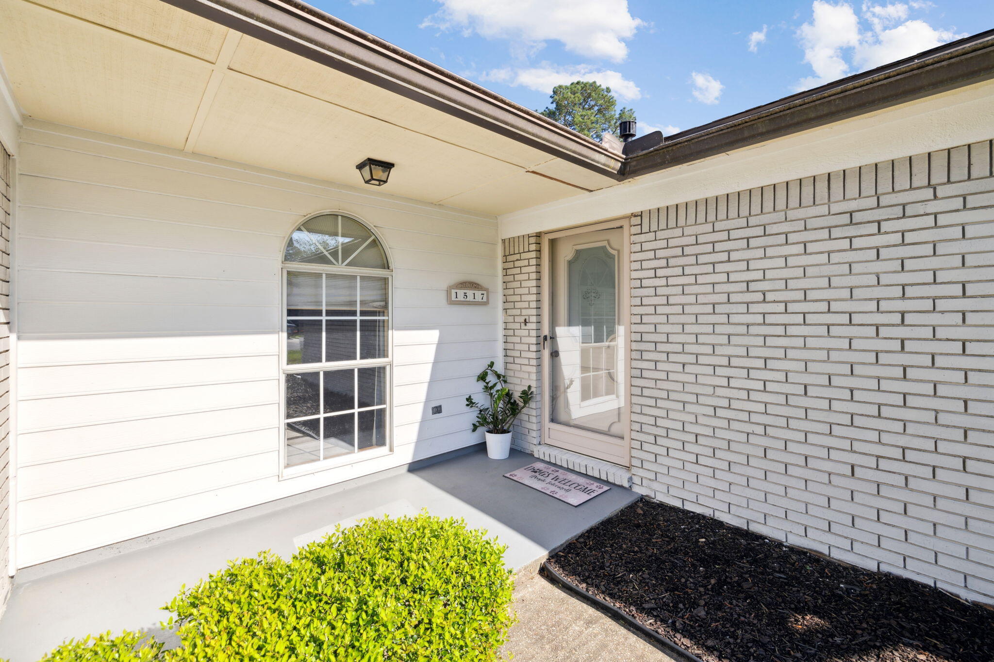 PINE MEADOWS ADD #2 LOT 18 BLK E - Residential