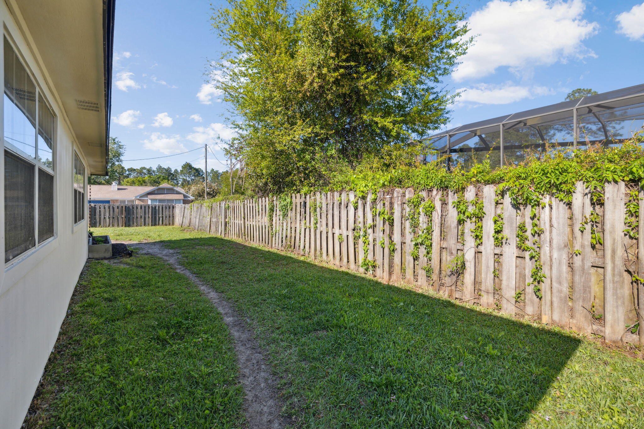 PINE MEADOWS ADD #2 LOT 18 BLK E - Residential