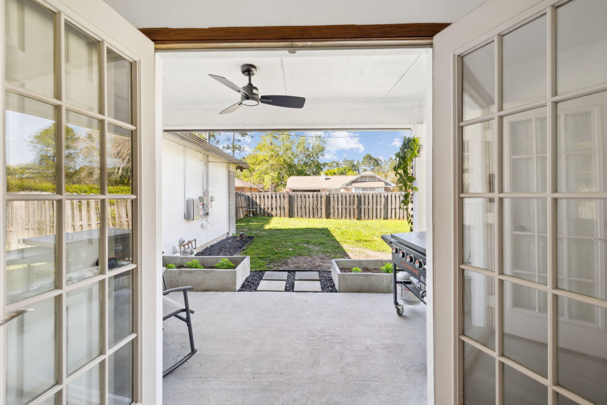 PINE MEADOWS ADD #2 LOT 18 BLK E - Residential