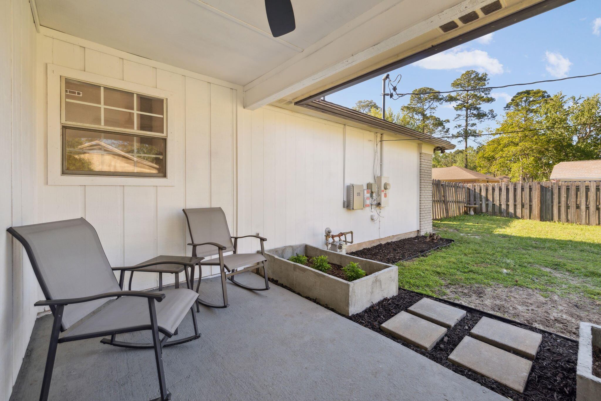 PINE MEADOWS ADD #2 LOT 18 BLK E - Residential