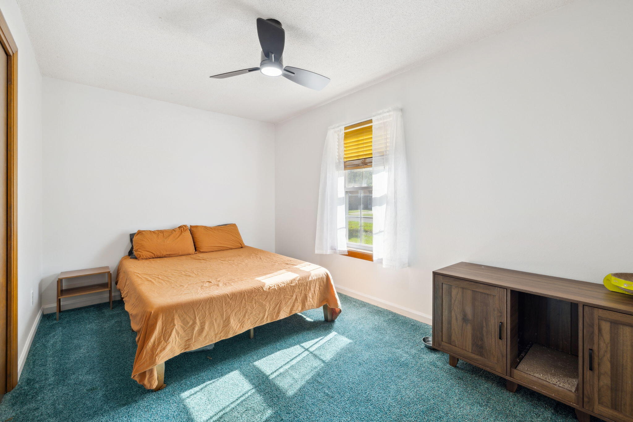 PINE MEADOWS ADD #2 LOT 18 BLK E - Residential