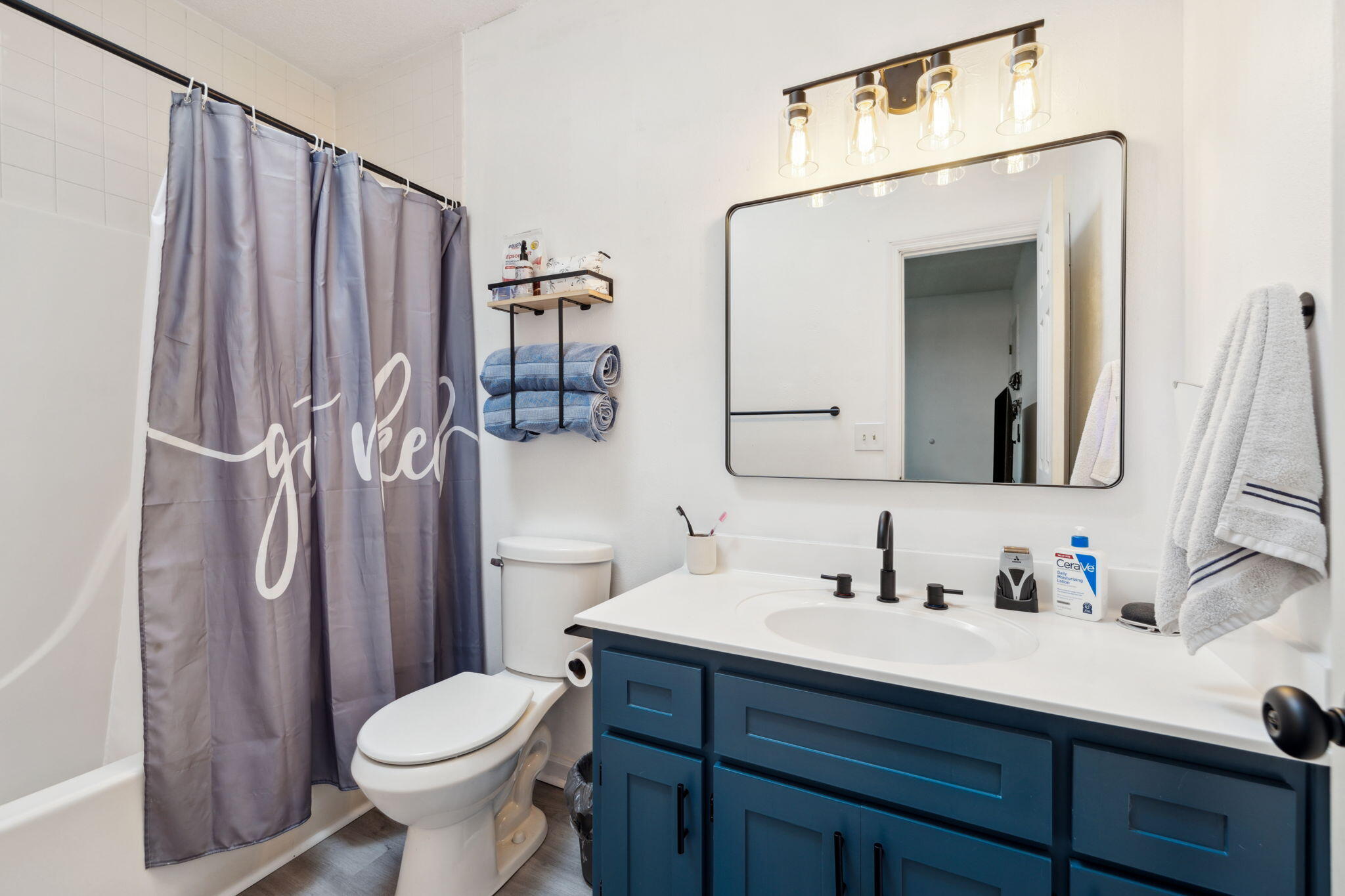 PINE MEADOWS ADD #2 LOT 18 BLK E - Residential