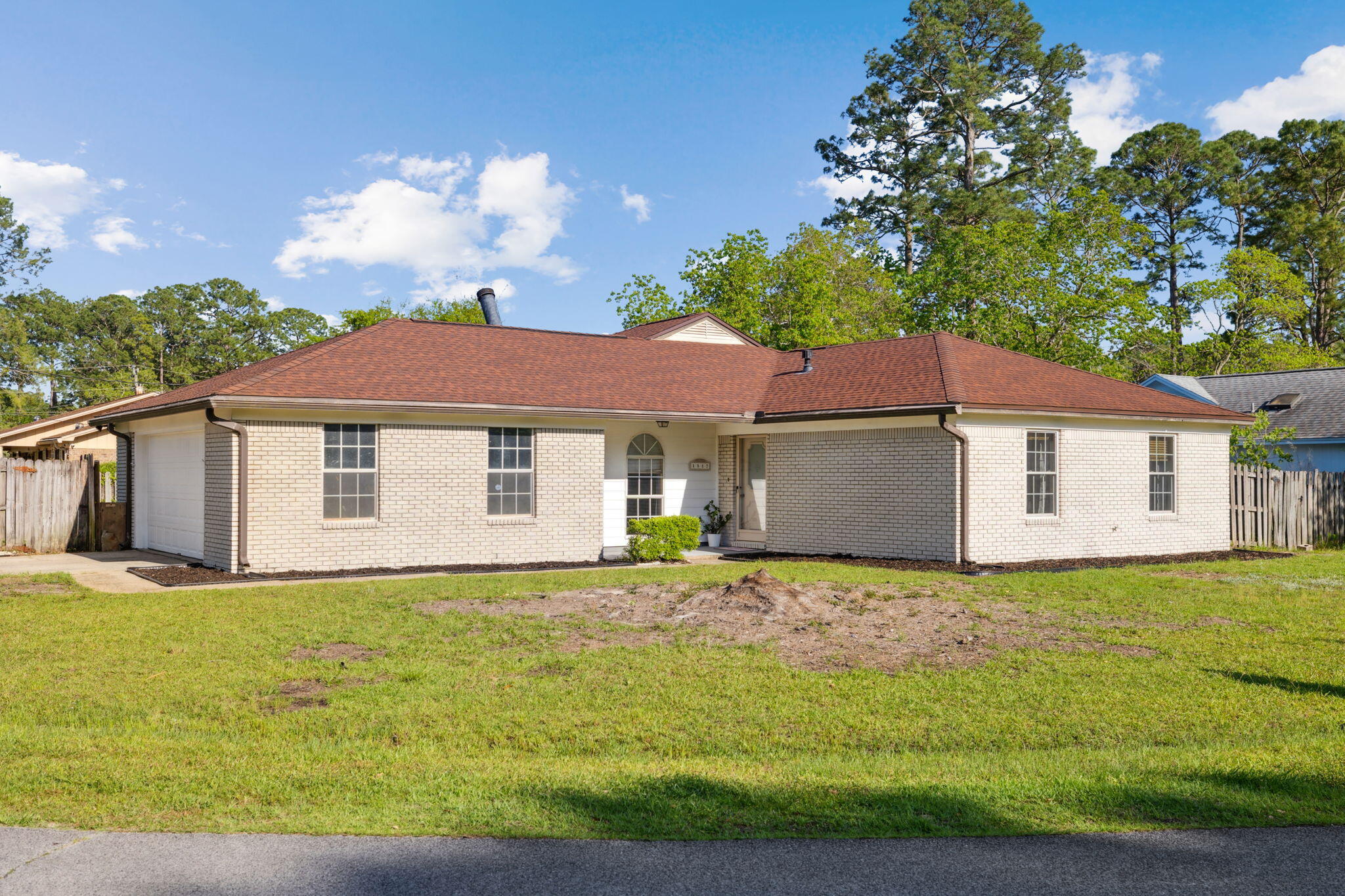 PINE MEADOWS ADD #2 LOT 18 BLK E - Residential
