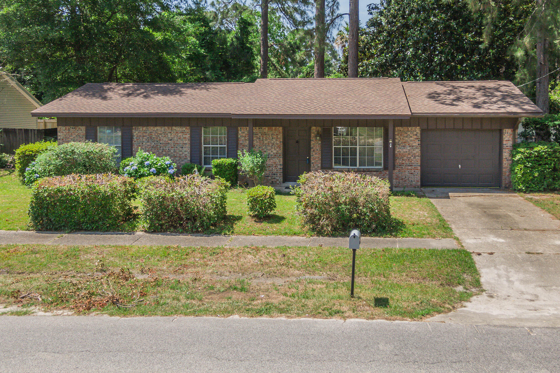 PINE MEADOWS - Residential