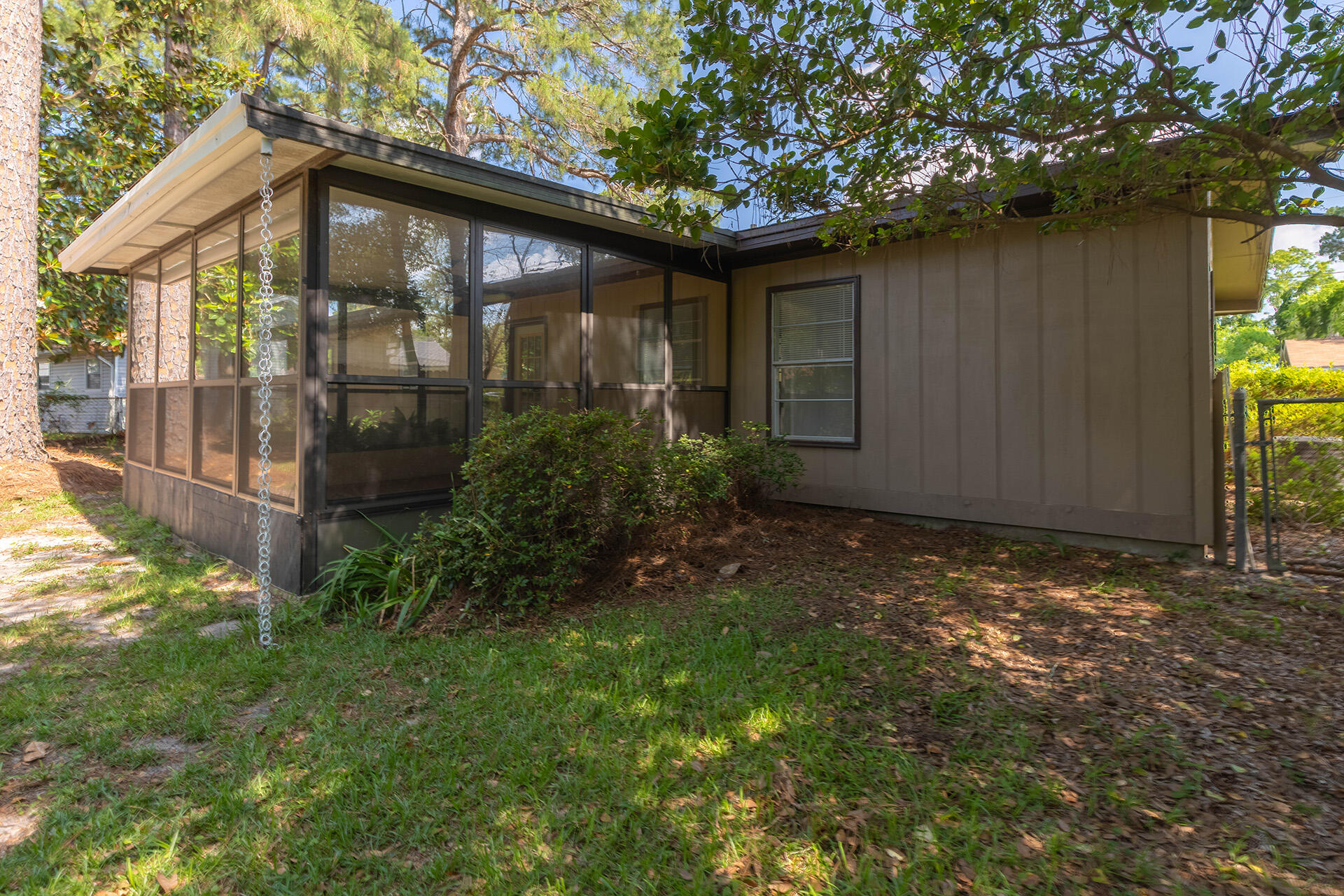 PINE MEADOWS - Residential