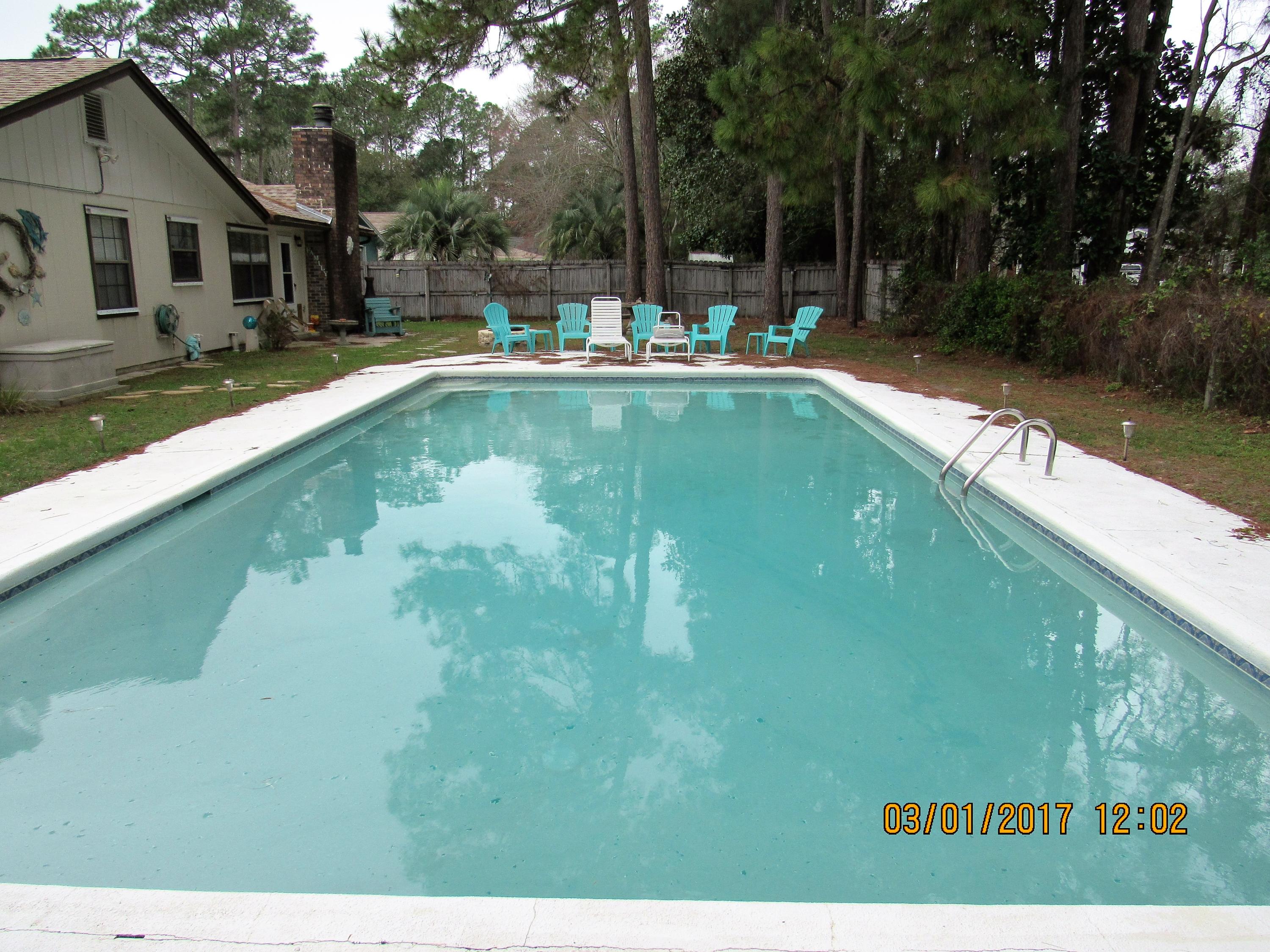 PINEWOOD ESTATES - Residential