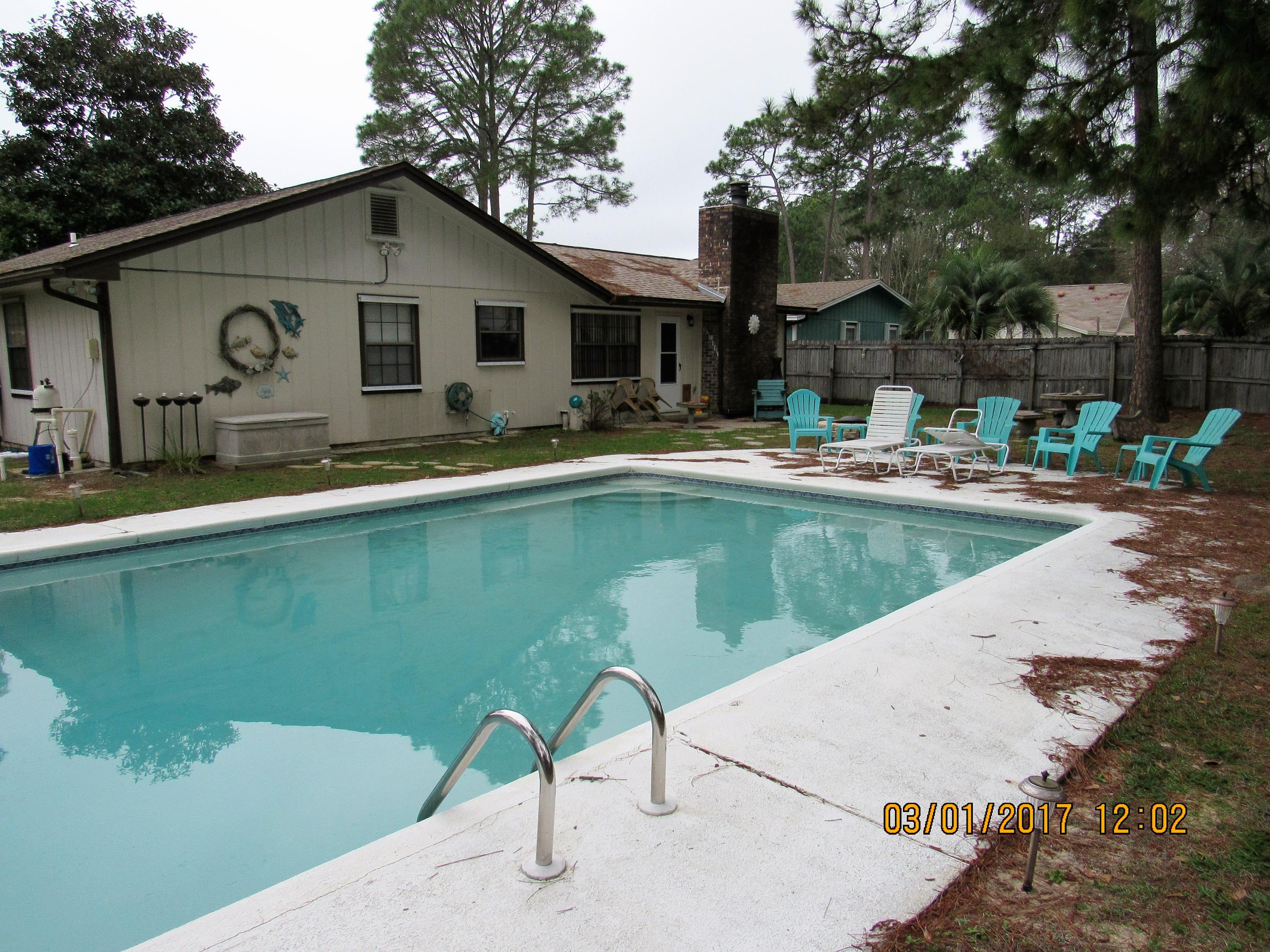 PINEWOOD ESTATES - Residential