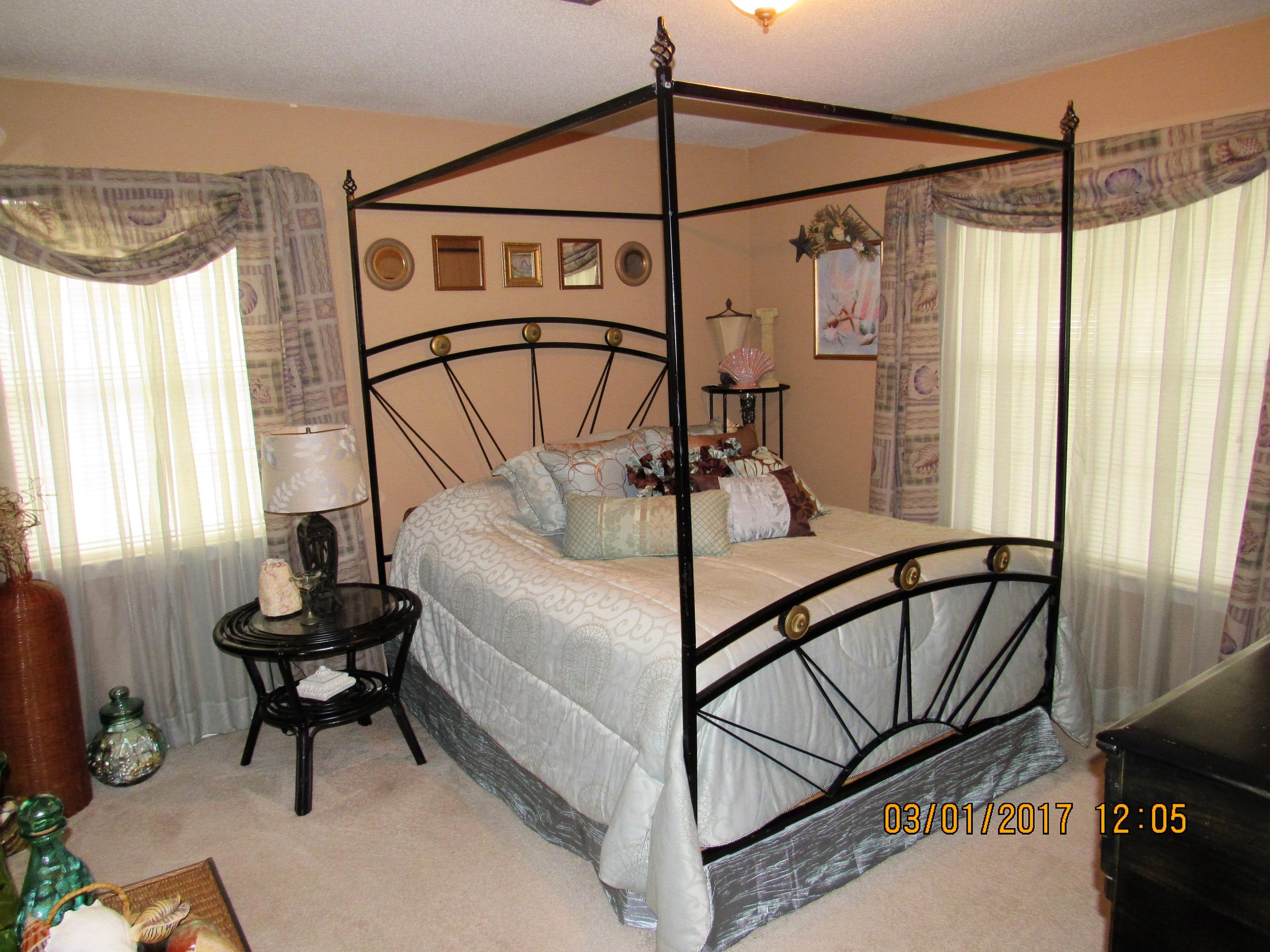 PINEWOOD ESTATES - Residential