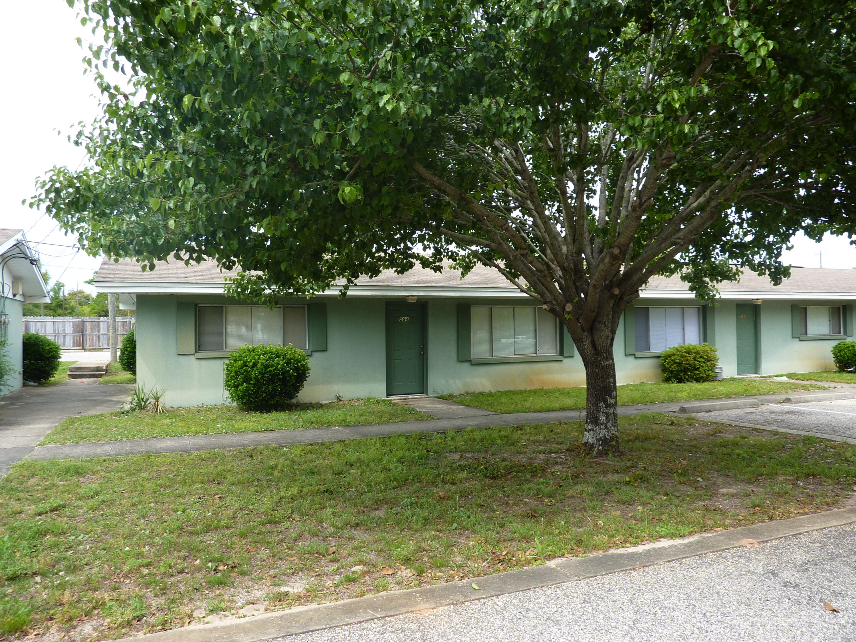 This cozy two bedroom two bath is conveniently located near both Air Force base, schools and shopping. Trash included in rent.