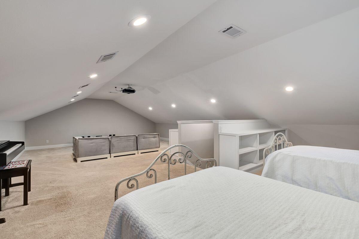 CRYSTAL BEACH - Residential