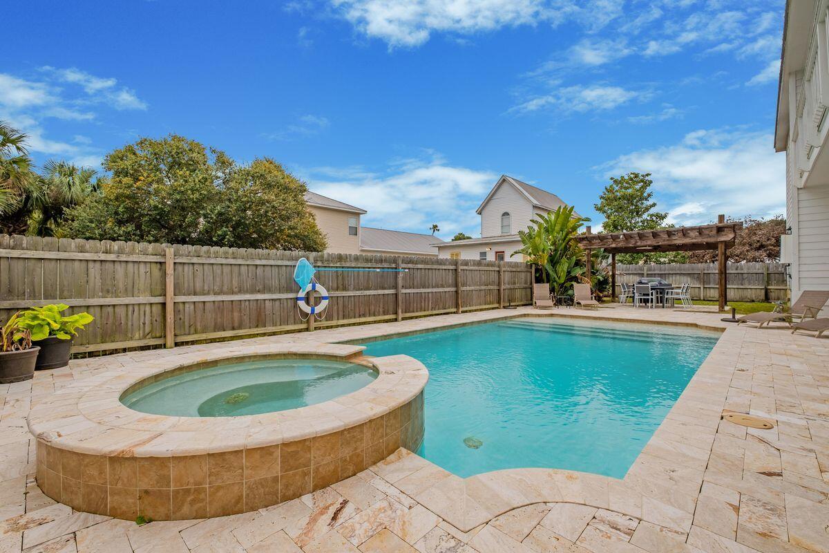 CRYSTAL BEACH - Residential