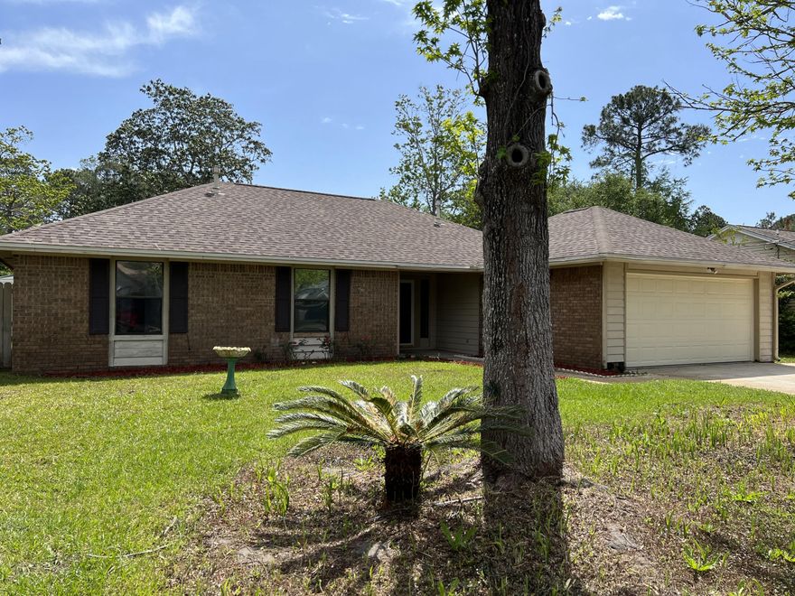Green Acres home available for immediate move in! 3 bedroom 2 bath with a spacious fenced yard. Roof new in 2016, fresh paint, and vinyl plank floors the main areas of the home with tile in the kitchen. Ready, Set, Go!
