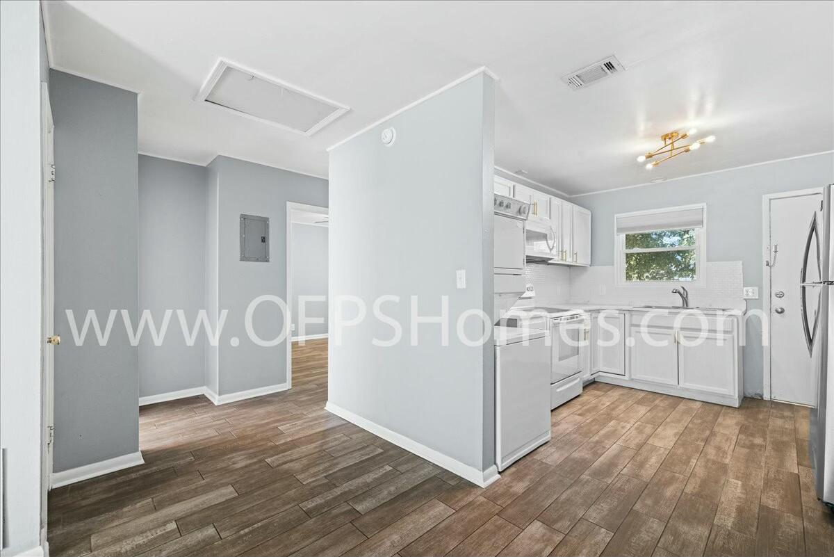 CRESTVIEW - Residential Lease
