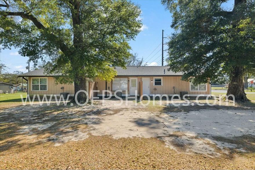 AVAILABLE NOW... 2bd/1bth end unit of a triplex located near downtown Crestview! Quarterly pest control and lawn will be offered. AS IS Washer/Dryer will be included.NO smoking. 600 minimum FICO credit score required in addition to meeting rental criteria. Pets allowed upon approval with a non-refundable pet fee and with a Petscreening.com report. Pet Rent is $25 a month per pet.All applicants are required to complete an application on https://onefamilypropertyservices.petscreening.com/ regardless of if they own a pet or not.  Applicants with an ESA are also required to complete the application.** Fees Required once an application is approved include, but may not be limited to: Security Deposit, Non-Refundable Fees (cleaning and rekey), $20 Certified Mail Fee, and Pet Fees