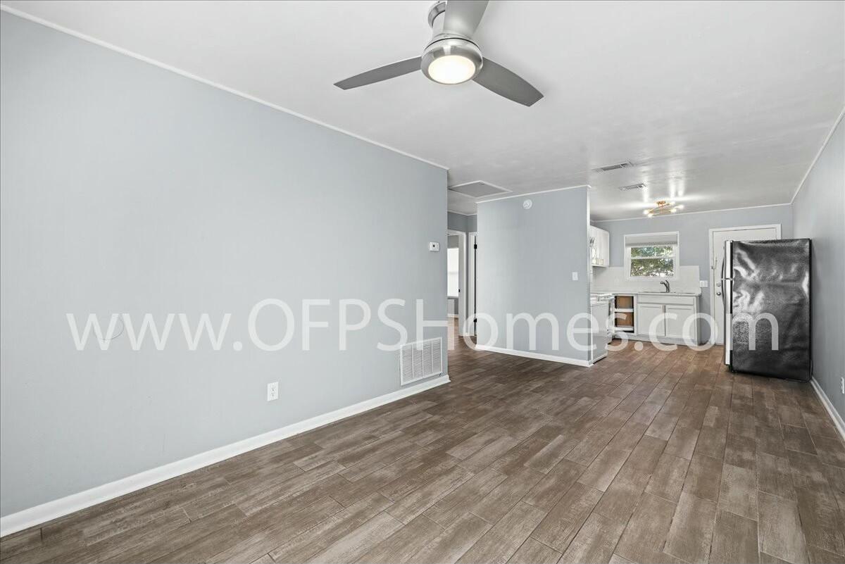 CRESTVIEW - Residential Lease