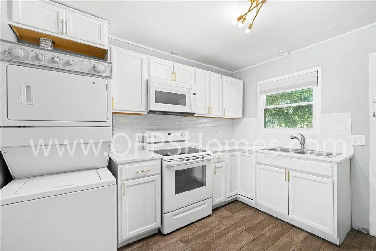 CRESTVIEW - Residential Lease