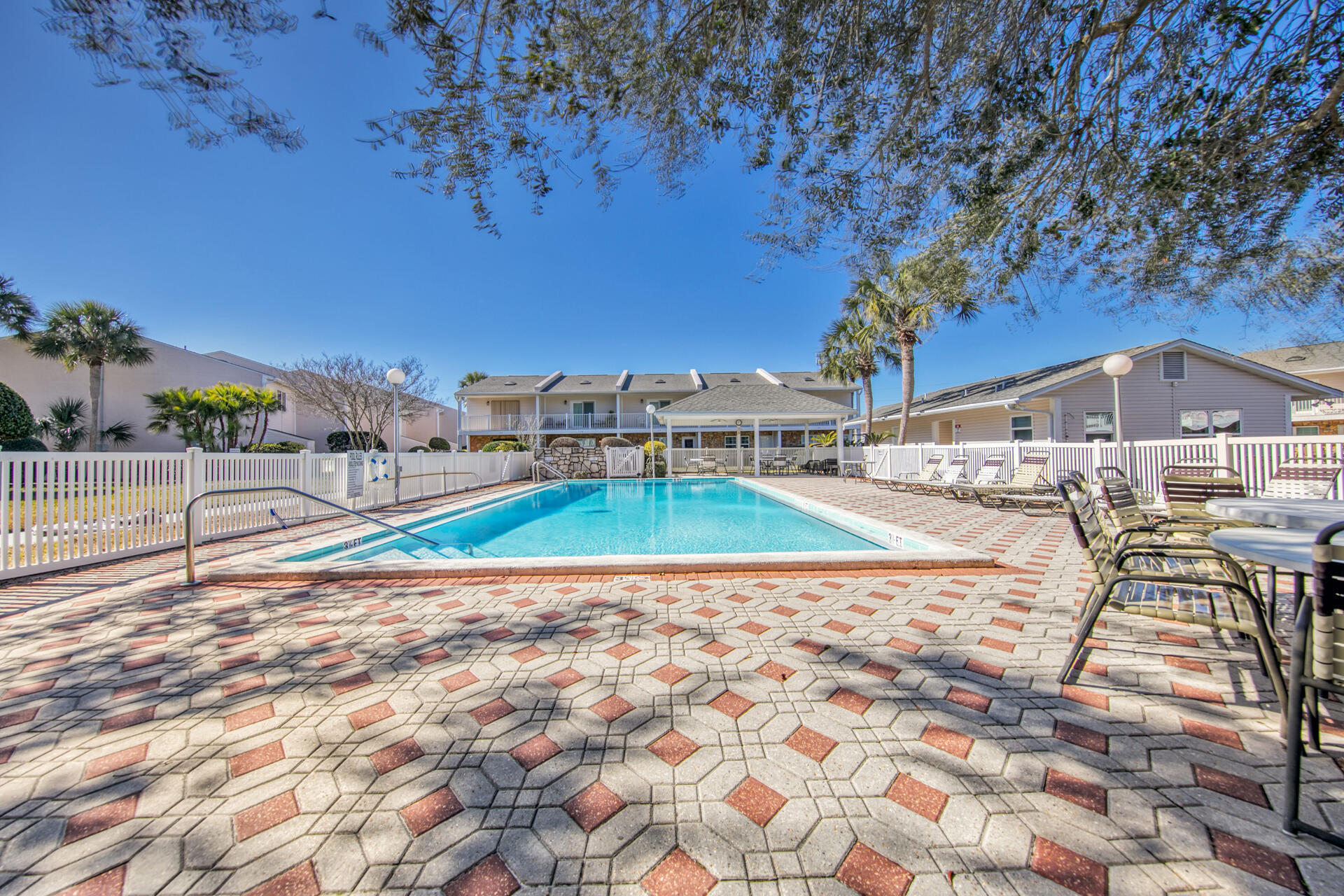 WOODLAND SHORES T/H PH I - Residential