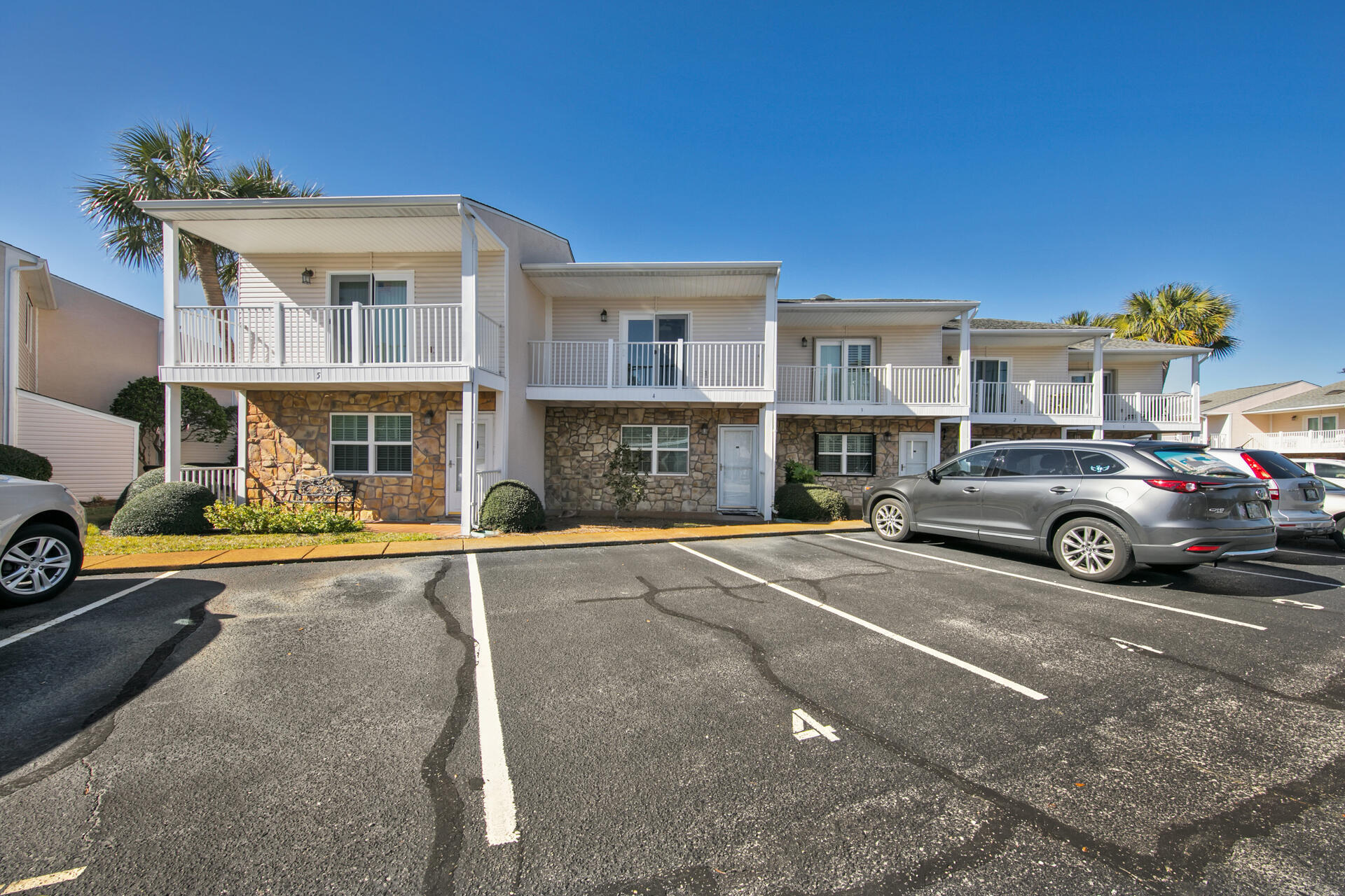 WOODLAND SHORES T/H PH I - Residential