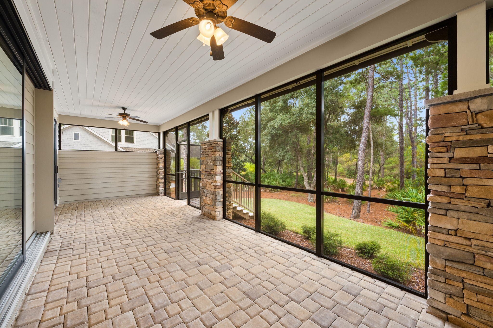 WILD HERON - Residential