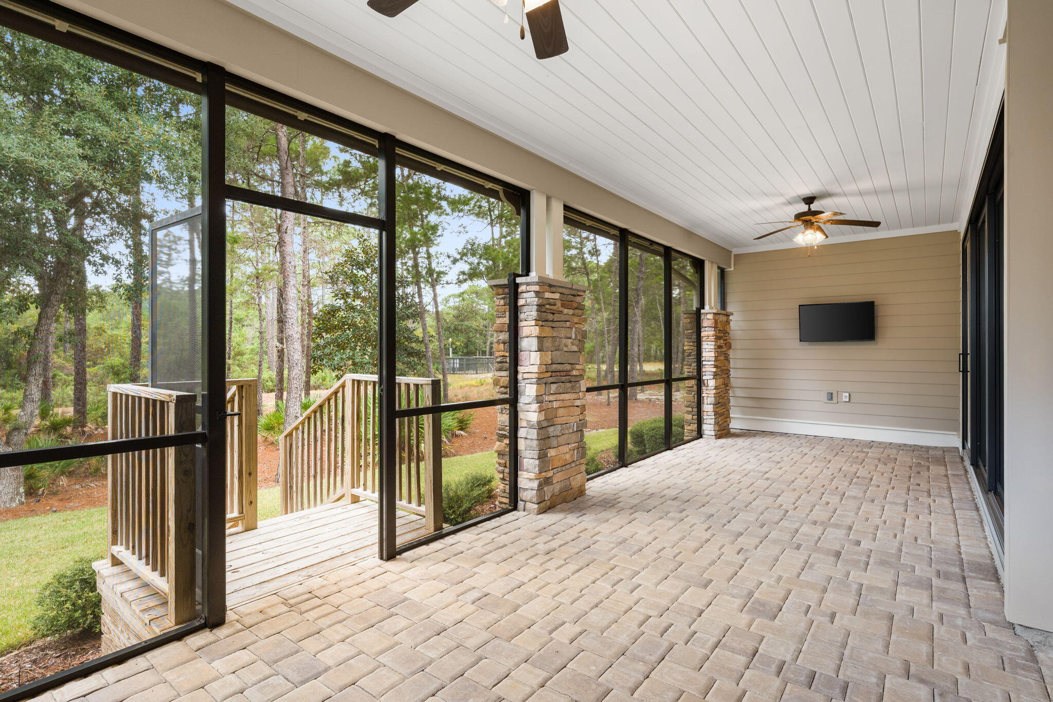 WILD HERON - Residential