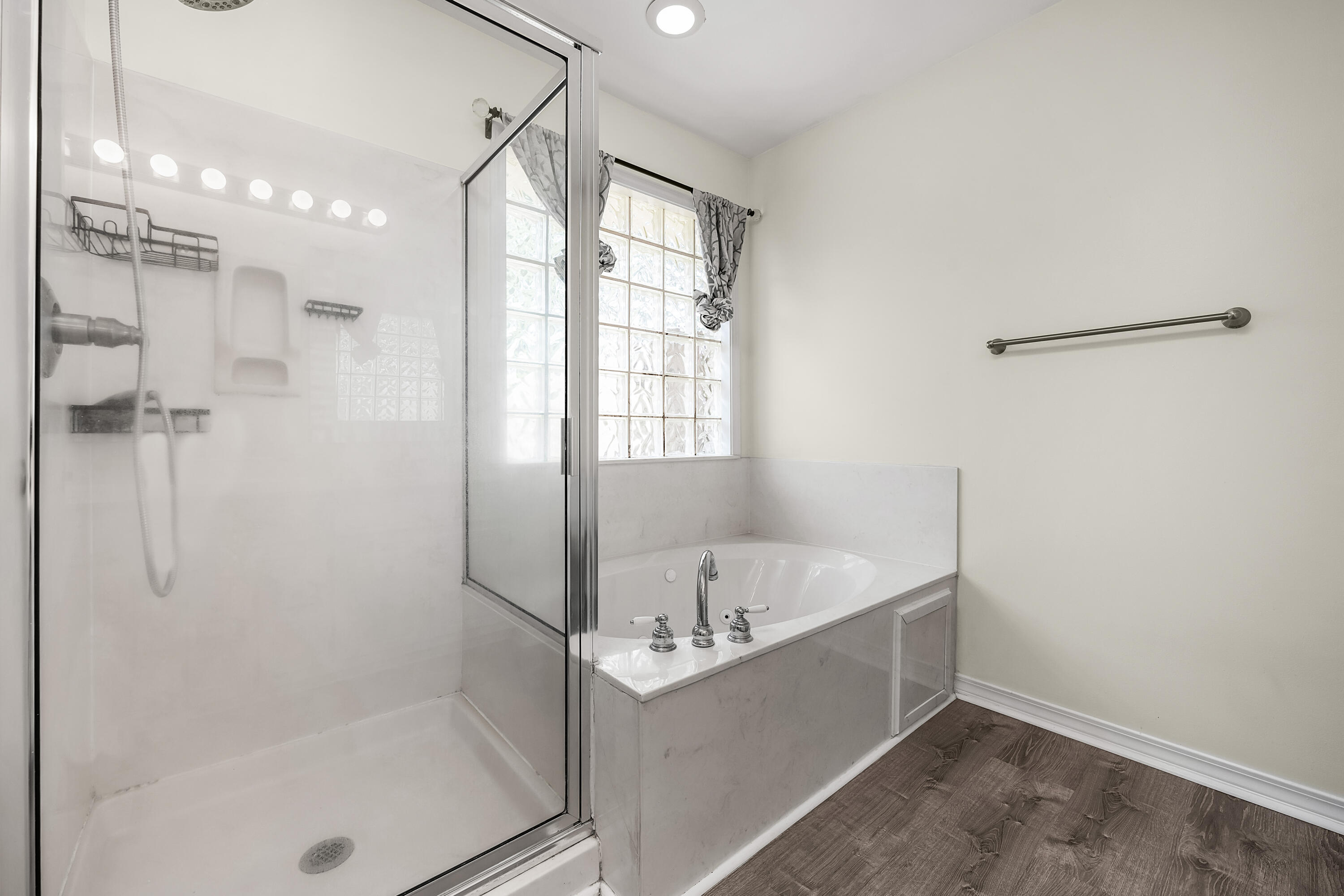 PINNACLE POINT - Residential