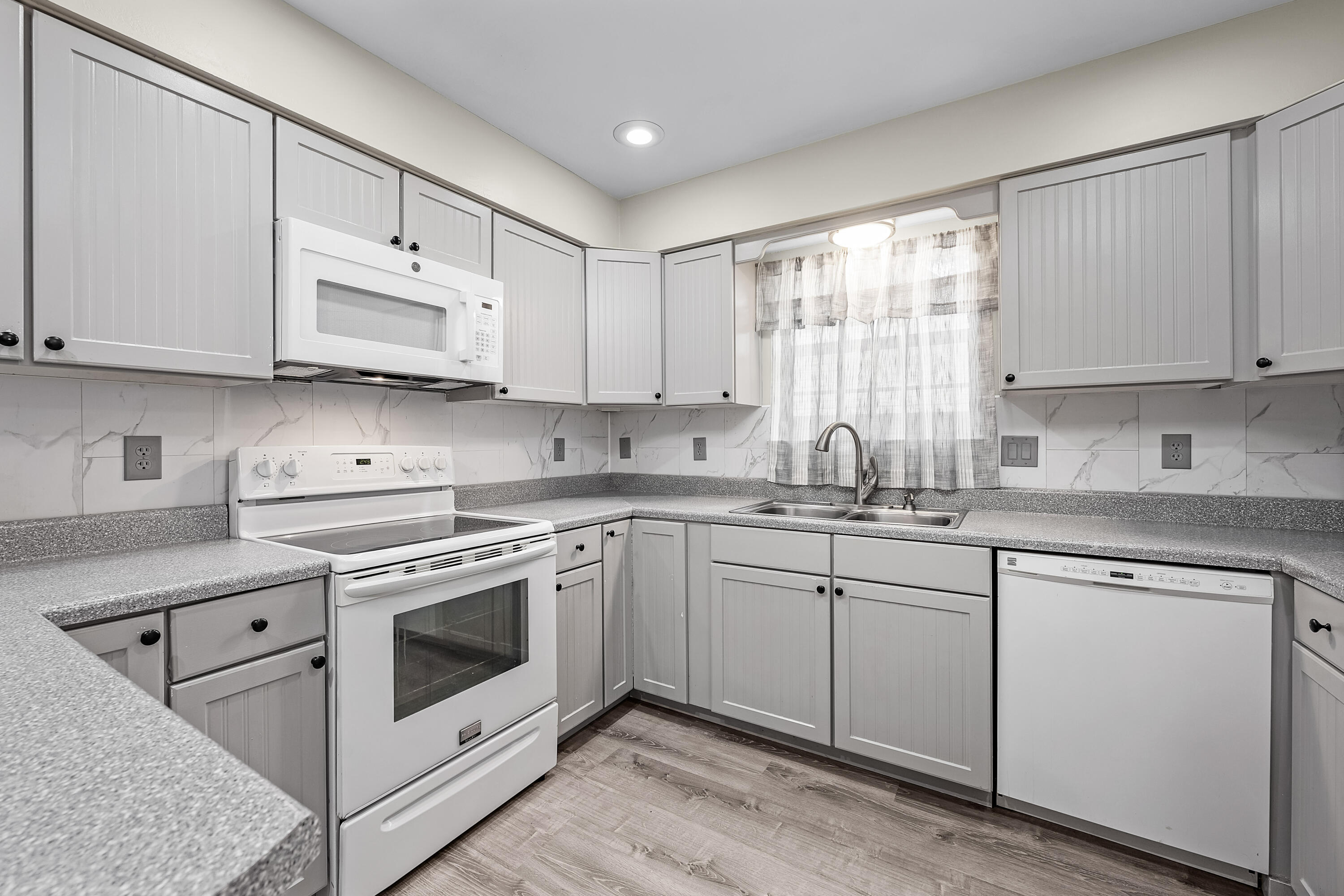 PINNACLE POINT - Residential