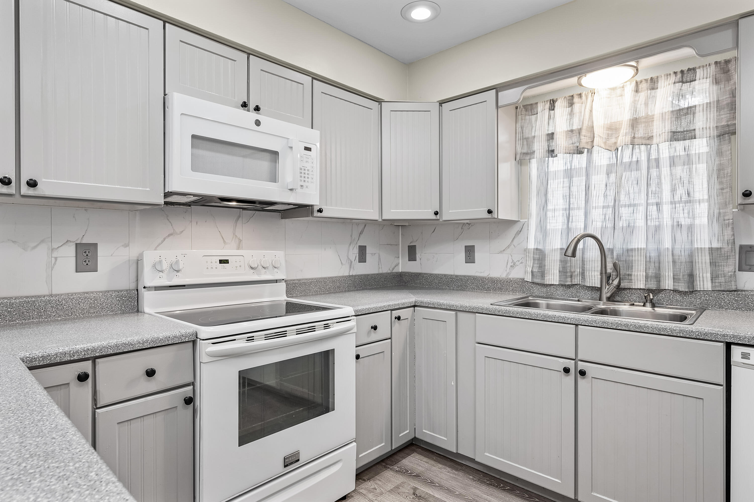 PINNACLE POINT - Residential