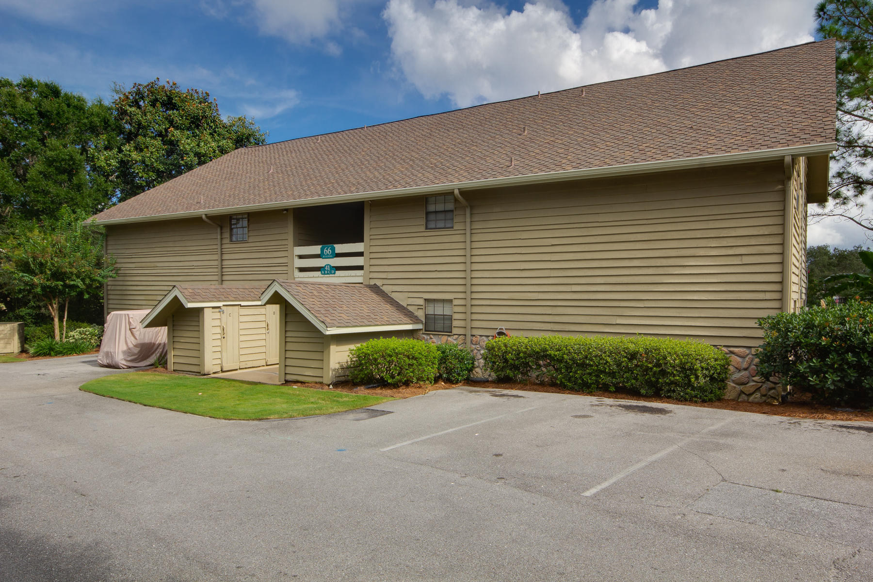 SEASCAPE CONDO GARDEN VILLA - Residential