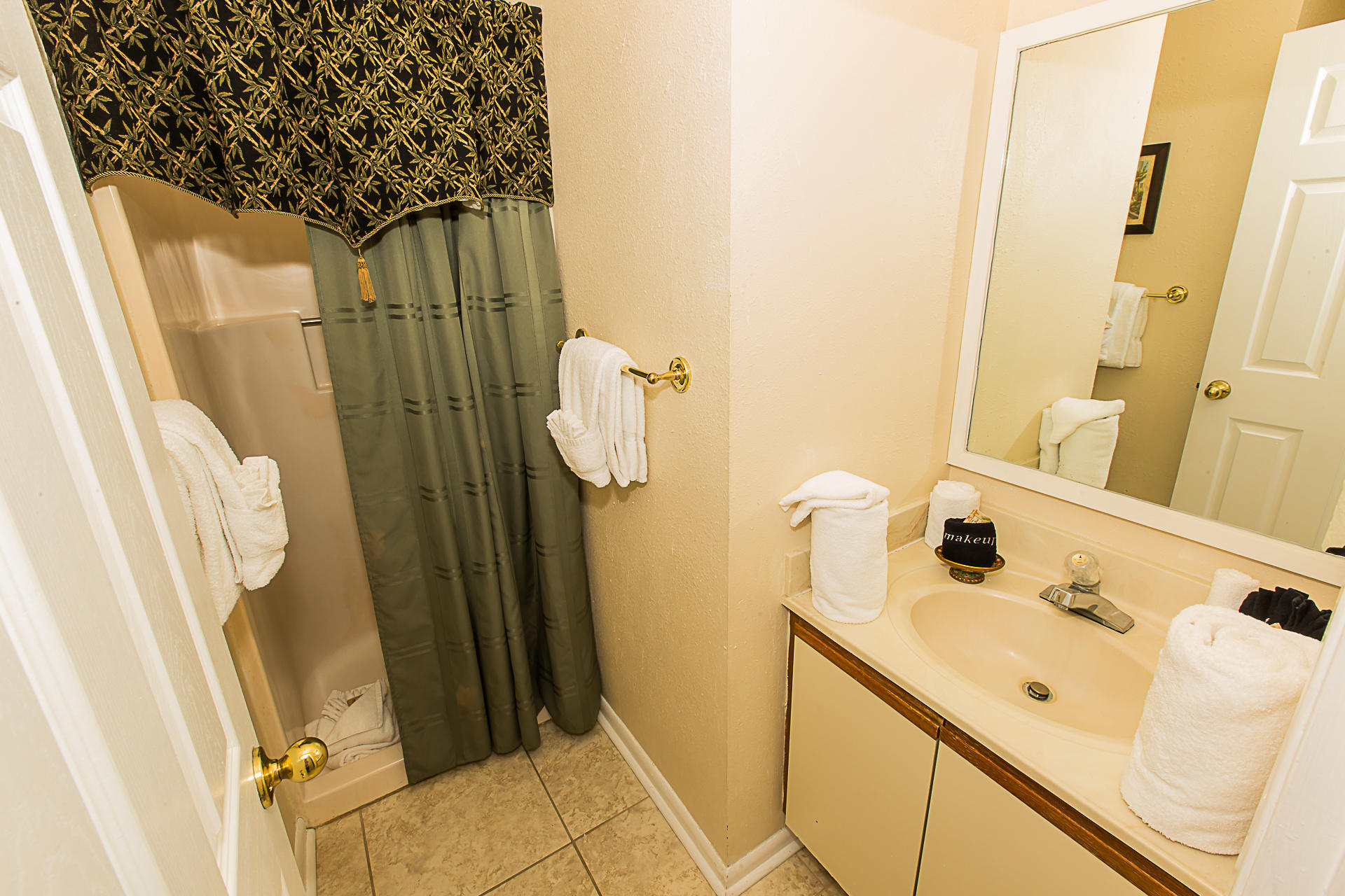 POOLSIDE VILLAS CONDO - Residential