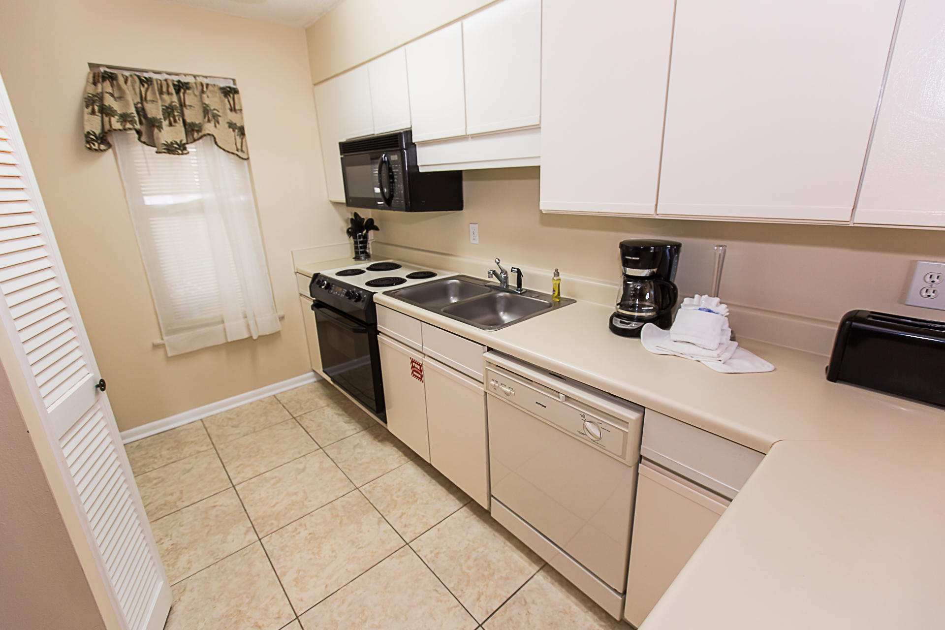 POOLSIDE VILLAS CONDO - Residential